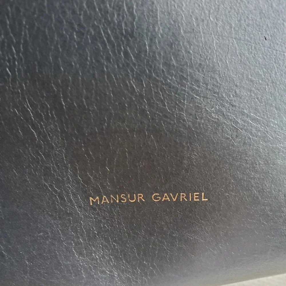 Authentic black leather Mansur Gavriel Bucket Bag in Excellent Condition